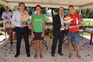 I vincitori premiati da sindaco e vicesindaco di Lipari